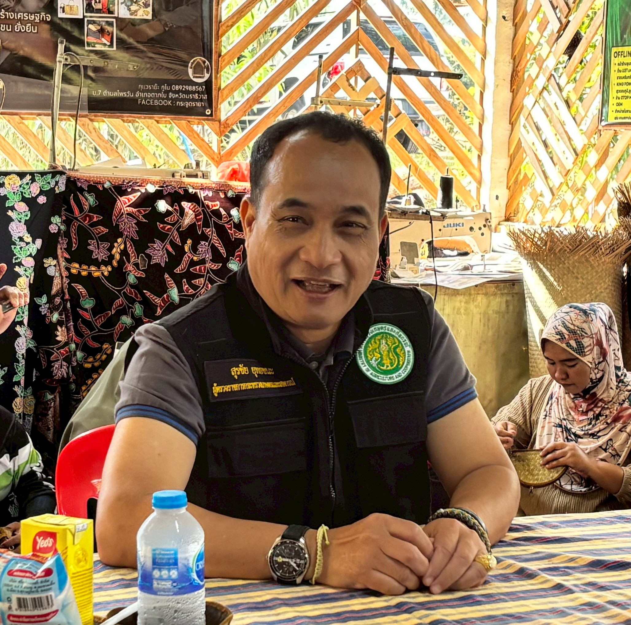 title - ผู้ตรวจราชการ ส.ป.ก. ลงพื้นที่ตรวจราชการ ร่วมกับ ผู้ตรวจราชการกระทรวงเกษตรและสหกรณ์ ณ กลุ่มวิสาหกิจชุมชนแปรรูปผลิตภัณฑ์กระจูดรายา จังหวัดนราธิวาส